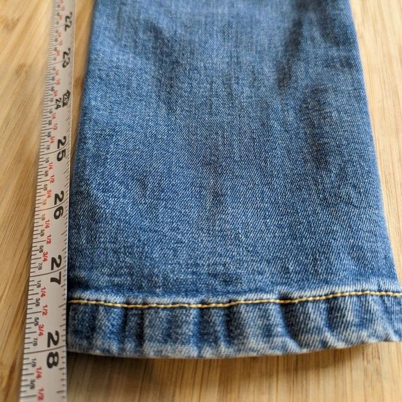 LiquidX Size 9 Blue jeans with Embroidered Rose and distressed 28 inch inseam - Picture 9 of 11